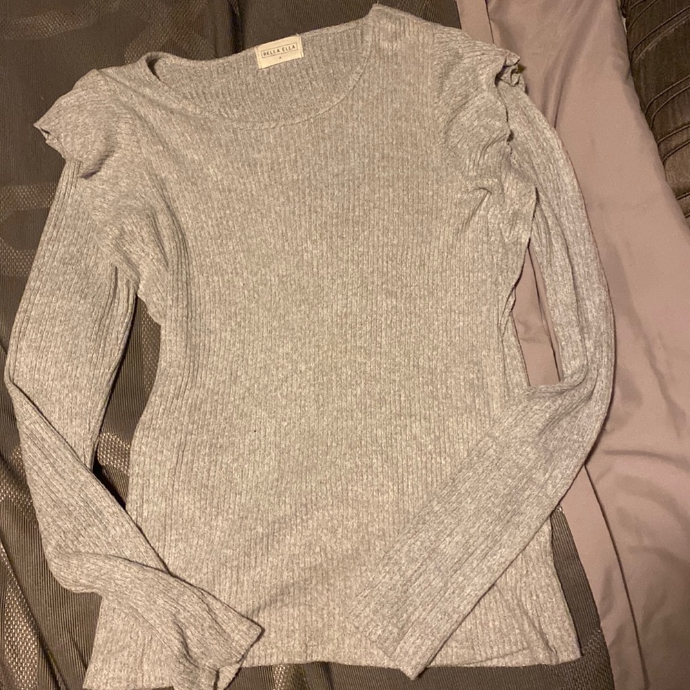 Ruffle shoulder top